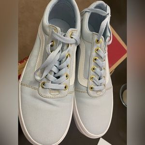 Women’s Vans Ward (Canvas) Powder Blue Size 9.5 Brand New